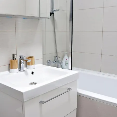 Conta I One Bedroom Near National Theatre *