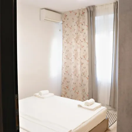 Conta I One Bedroom Near National Theatre Διαμέρισμα *