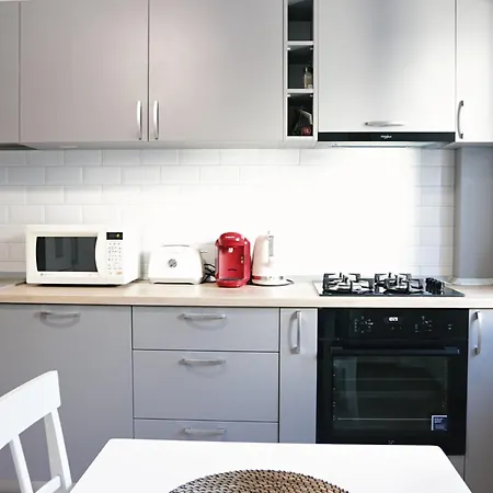 Conta I One Bedroom Near National Theatre *